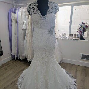 Allure Bridals 9064 Wedding Dress Size 12 Light Ivory/White